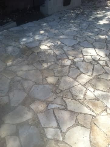 Flagstone patio area done without grout.