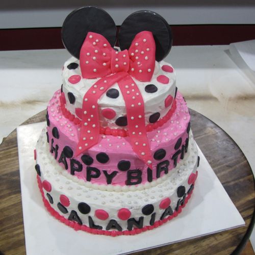 Minnie Mouse Cake buttercream and fondant cake