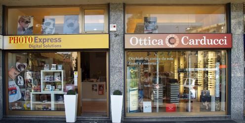 Window signs, Logos and Website for Ottica Carducc