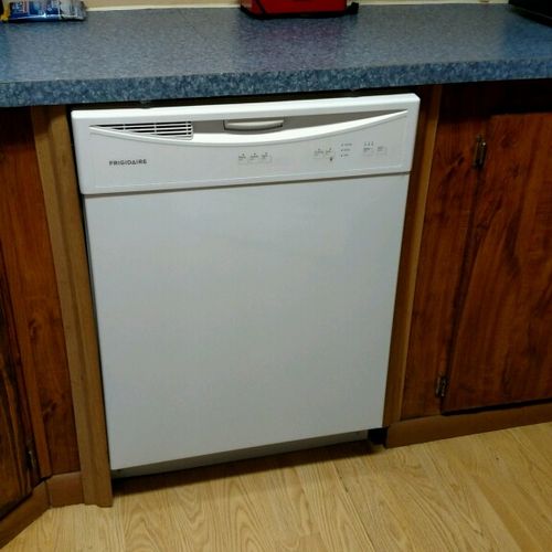 New dishwasher installed! Thank you Mrs.Gail!