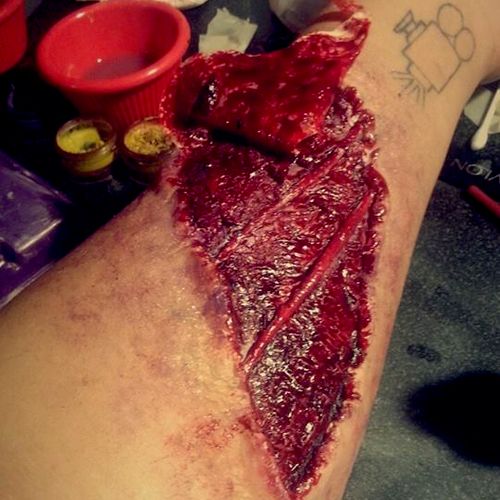 Peeled skin and exposed tendons makeup I applied u