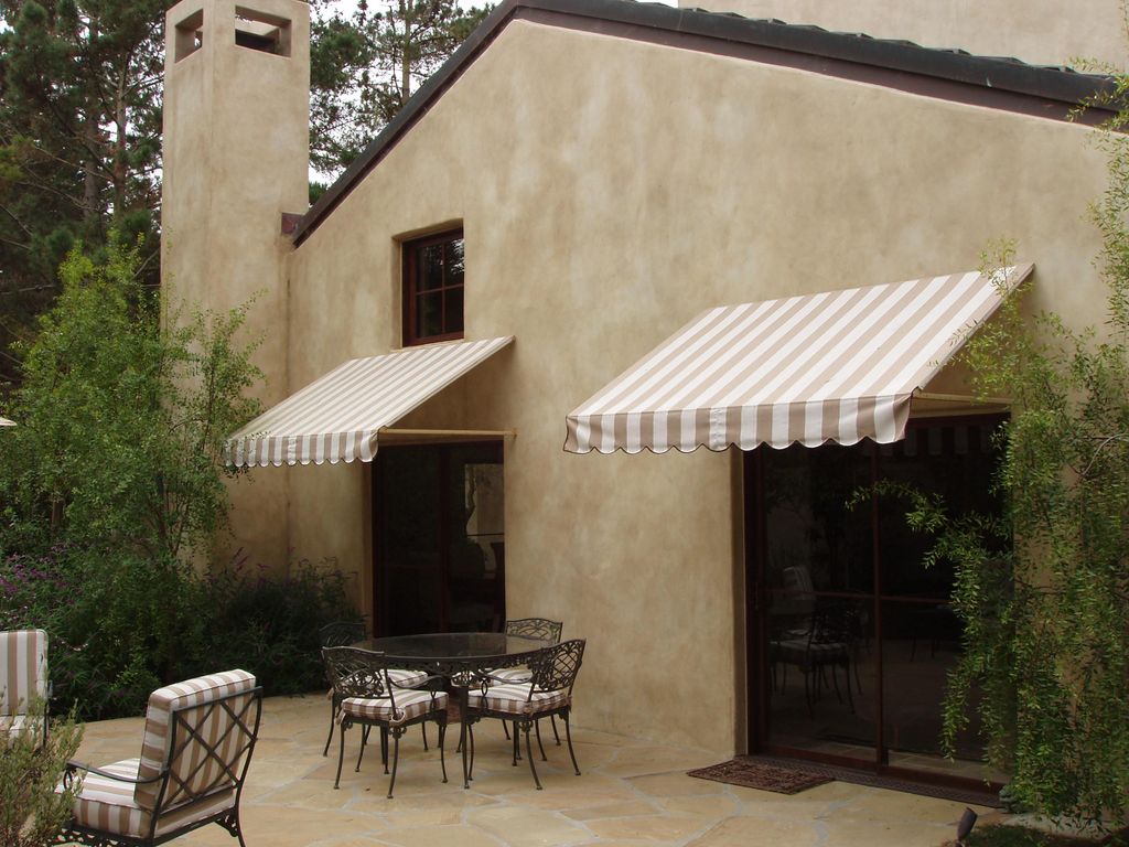 Exterior painted with a 4-color wash applied with 