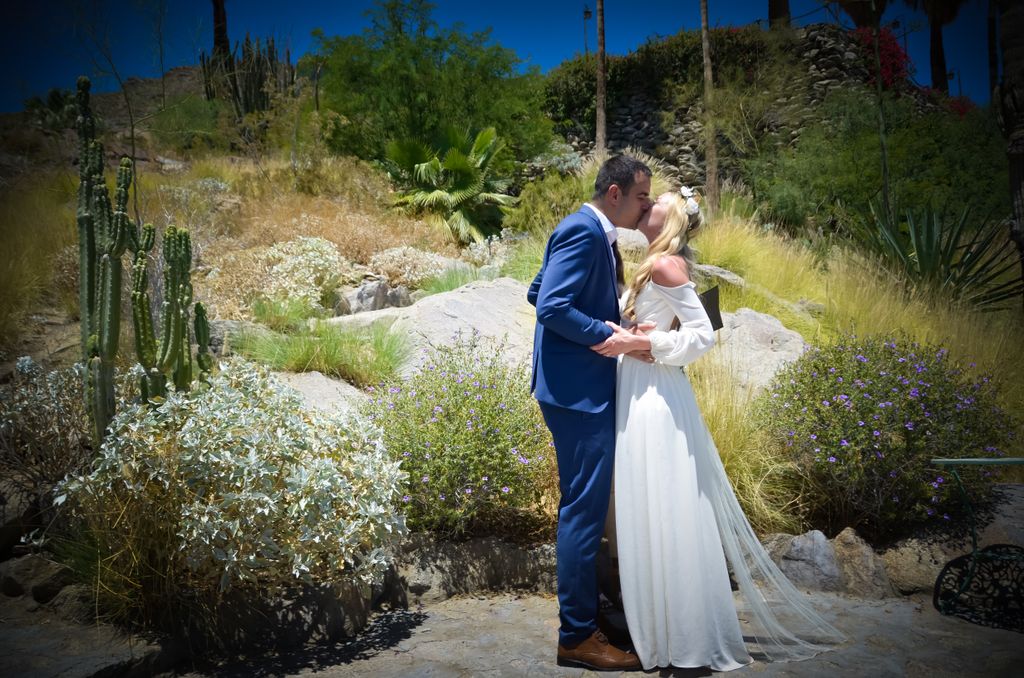 Photo Credit:  E. Diaz Perez
Bride&Groom:  Rachel 