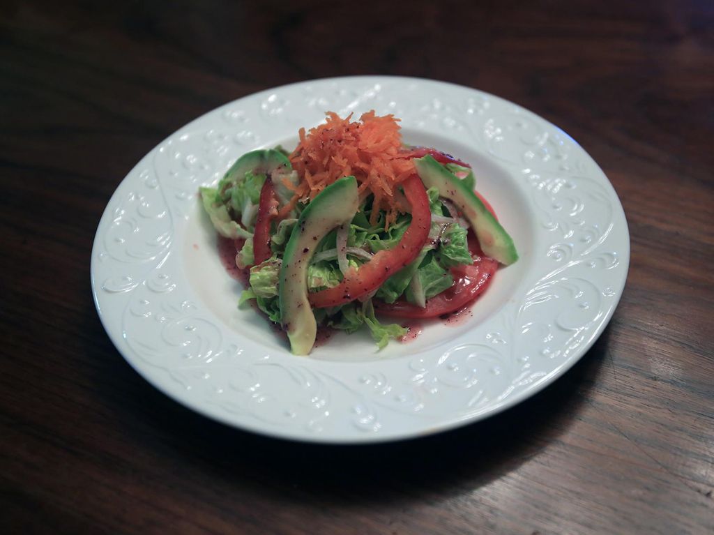 person wanted just a simple salad...

I made a sim