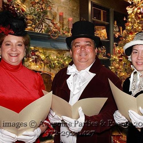 Dickens Style Christmas Carolers