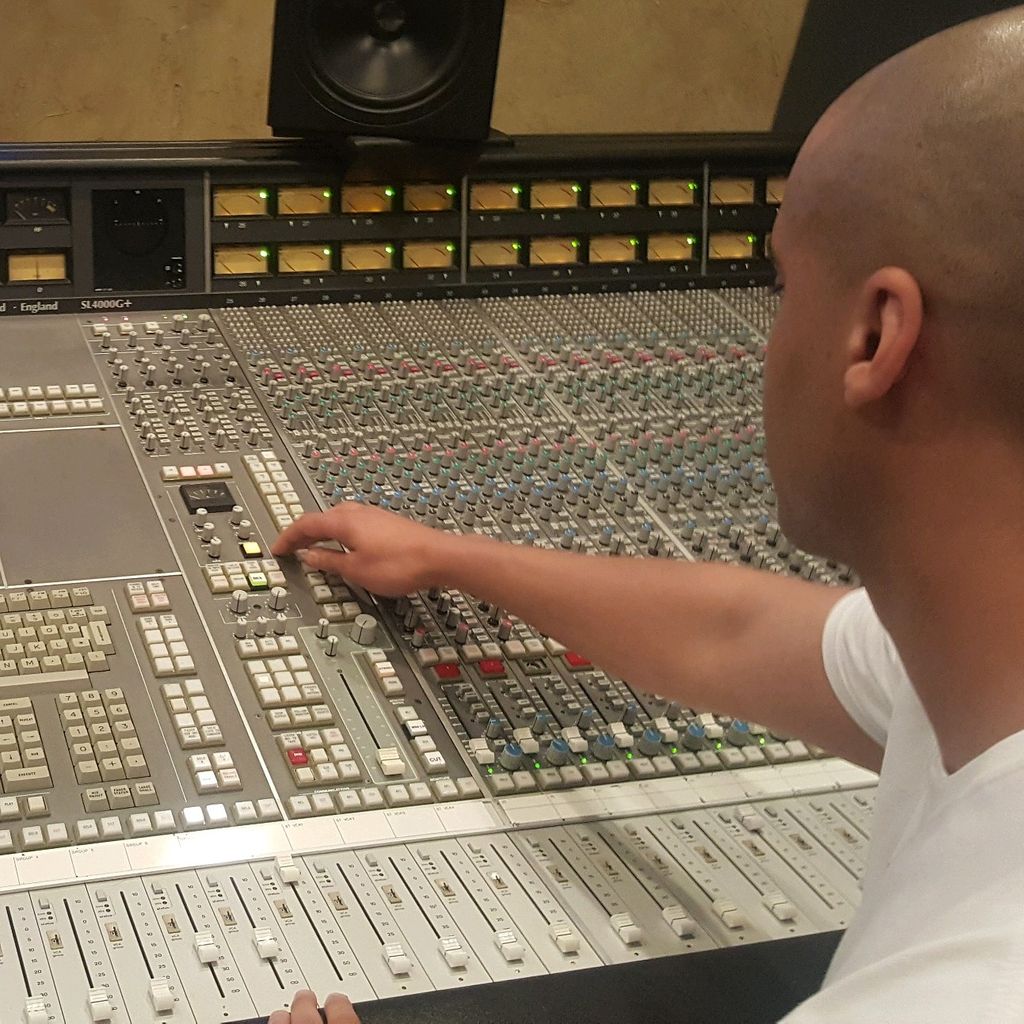 Mixing a song for R&B Soul Recording Artist Cameen