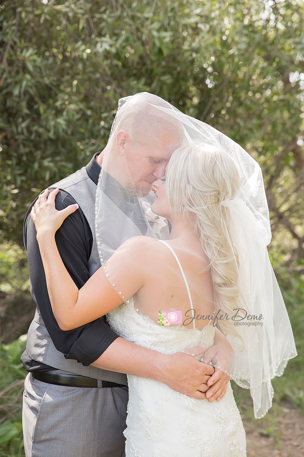 Lovely wedding at The Wooden Nickel Ranch in Menif