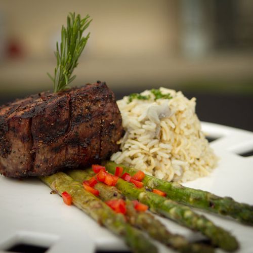 Filet Mignon with Grilled Asparagus
