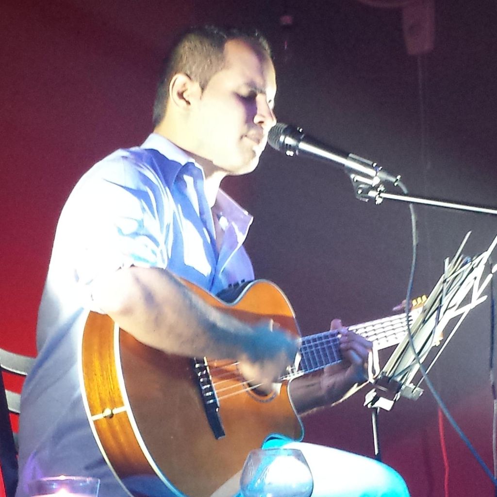 Arturo Carrasco "Voz De Oro"