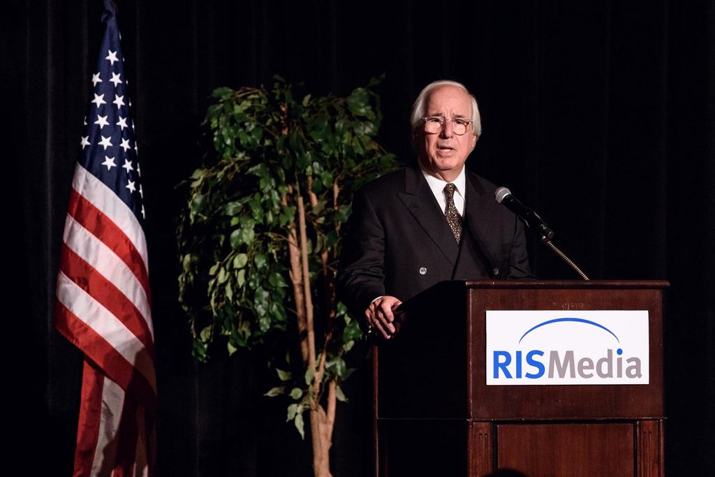 Frank Abagnale Jr. speaking in Chicago.