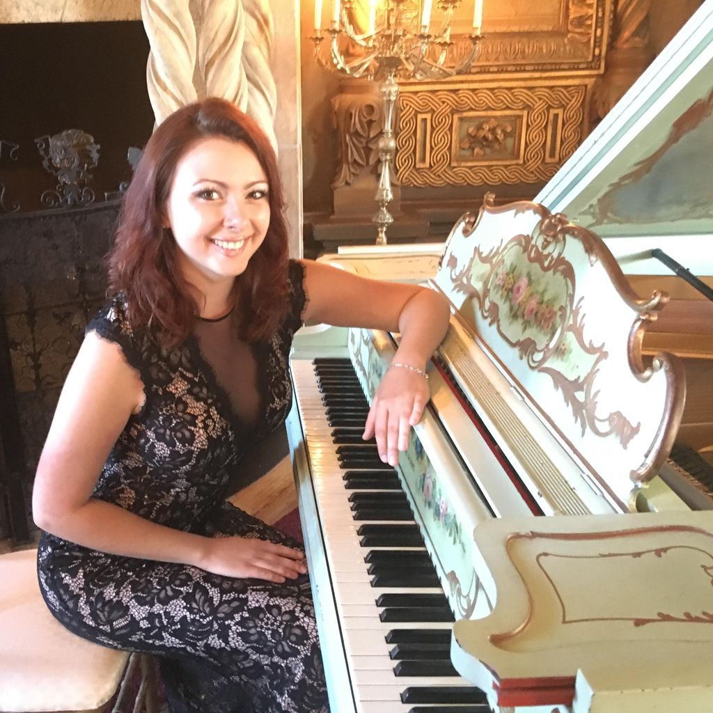 Pianist Anastasiya