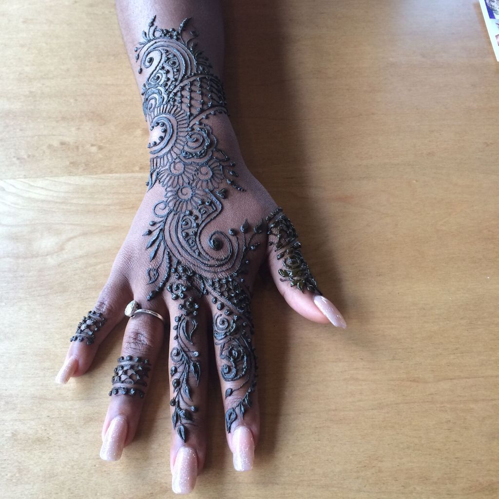 A freehand henna appointment at Starbucks