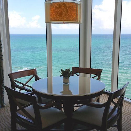 2 Bedroom Oceanfront apartment - Services given: R