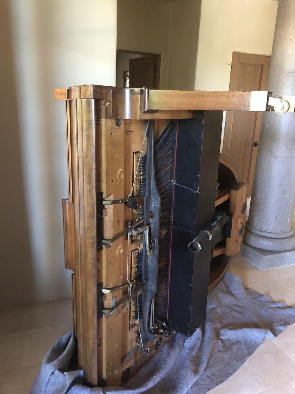 Same piano 