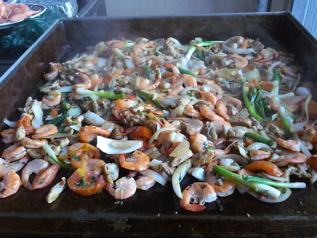 Fresh and delicious Shrimp fajita cook right on th