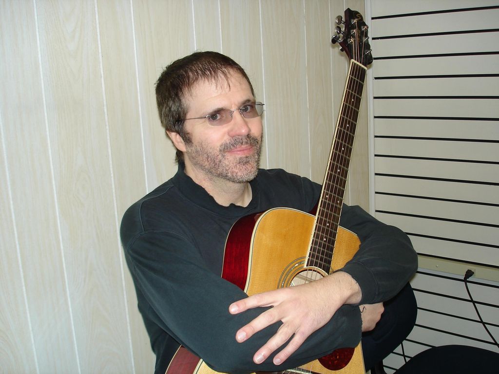 Professional Guitarist with 25 or more years in te