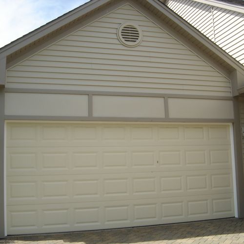 Custom Design above Garage Door
Completly maintene