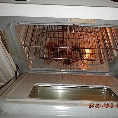 Before pic of dirty oven.