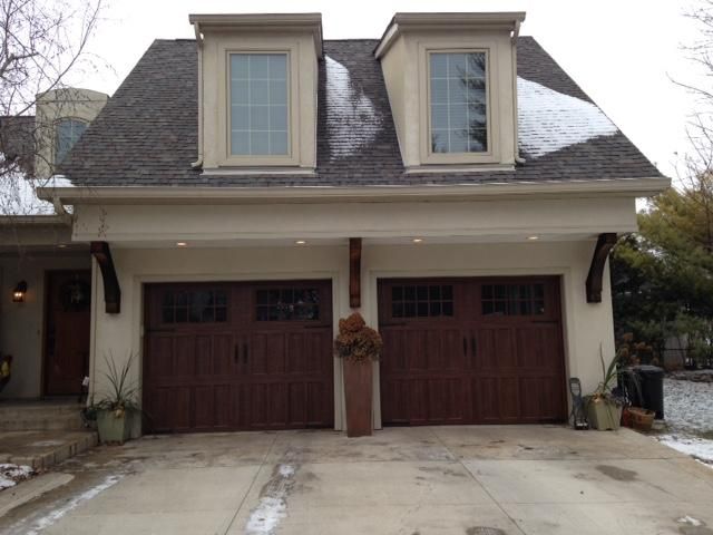 Wood Grain Carriage House