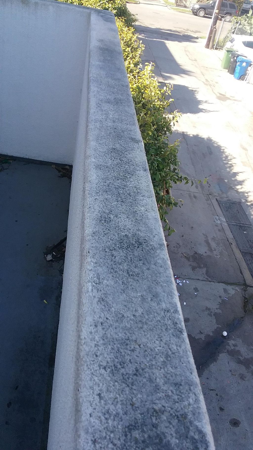 A dirty railing.
