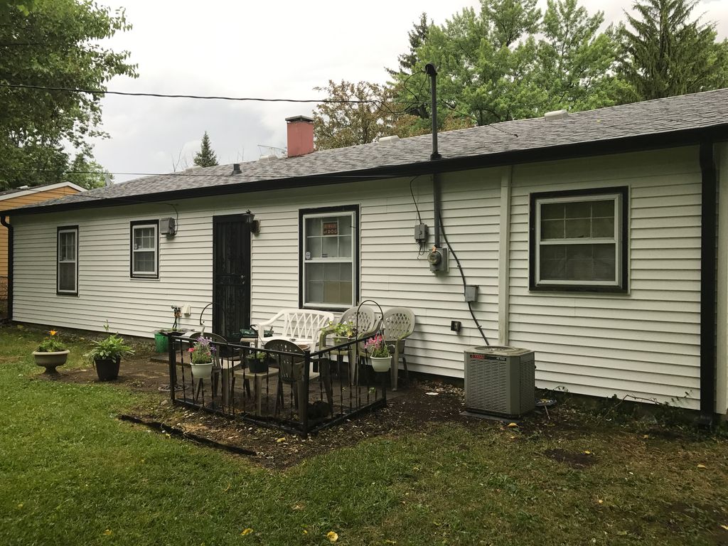 New siding and gutter installation