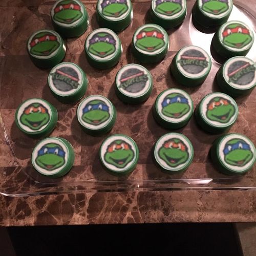 Ninja turtle Oreo cookies 