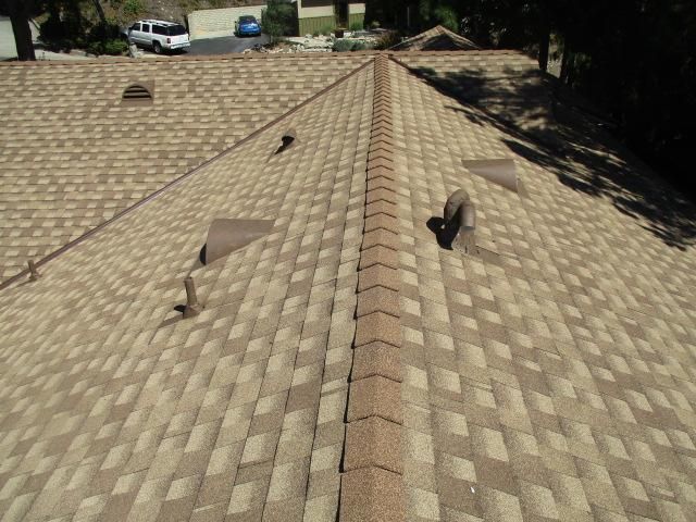 GAF Timberline HD Reflector Series.
Color: Sandlew
