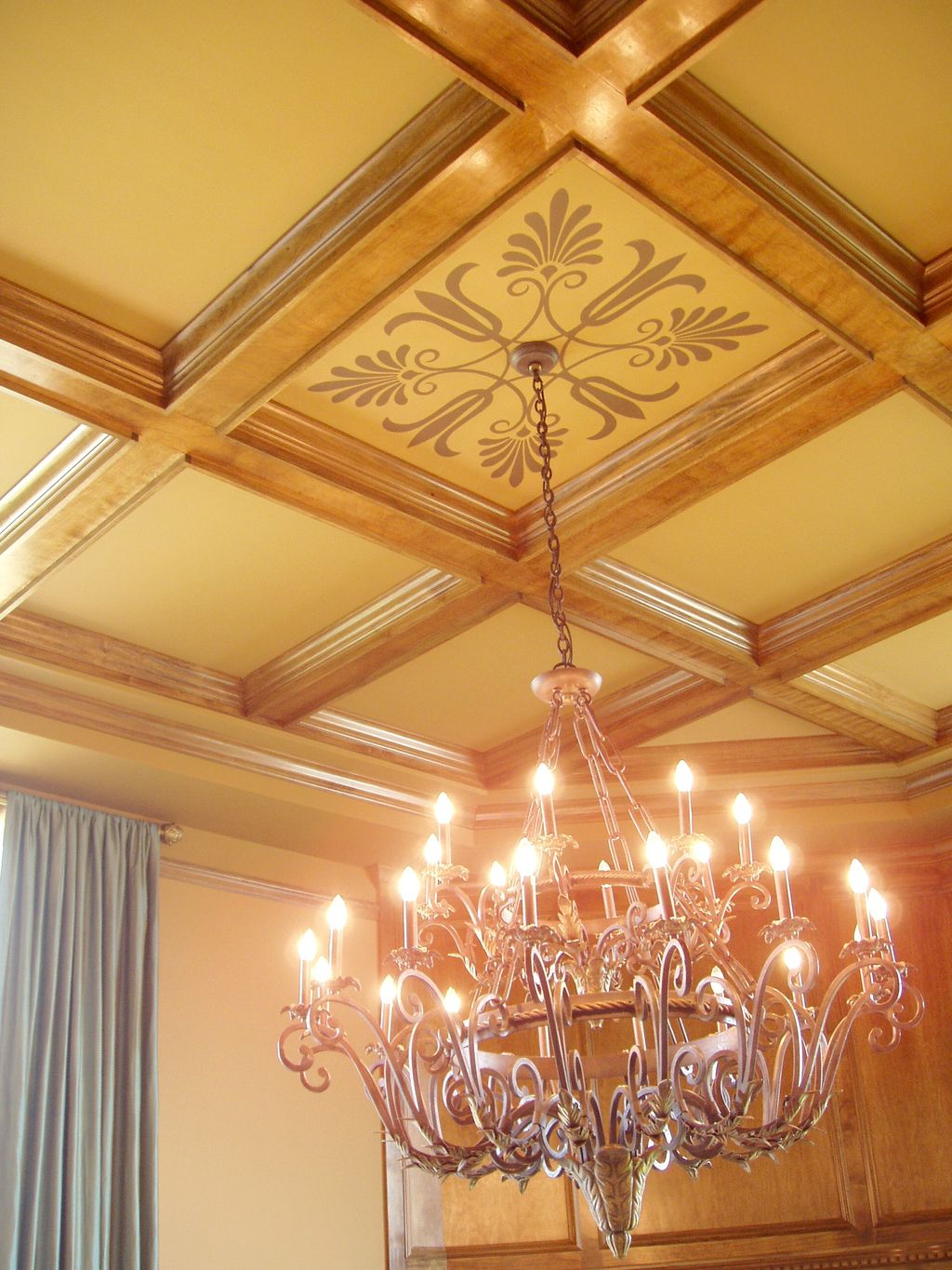 Custom Stenciled Ceiling Design makes this great r