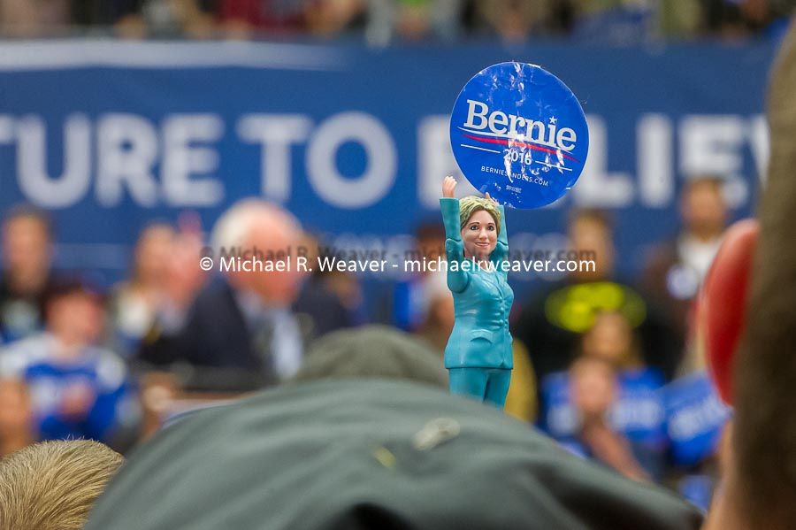 Hillary loves Bernie at Sanders rally