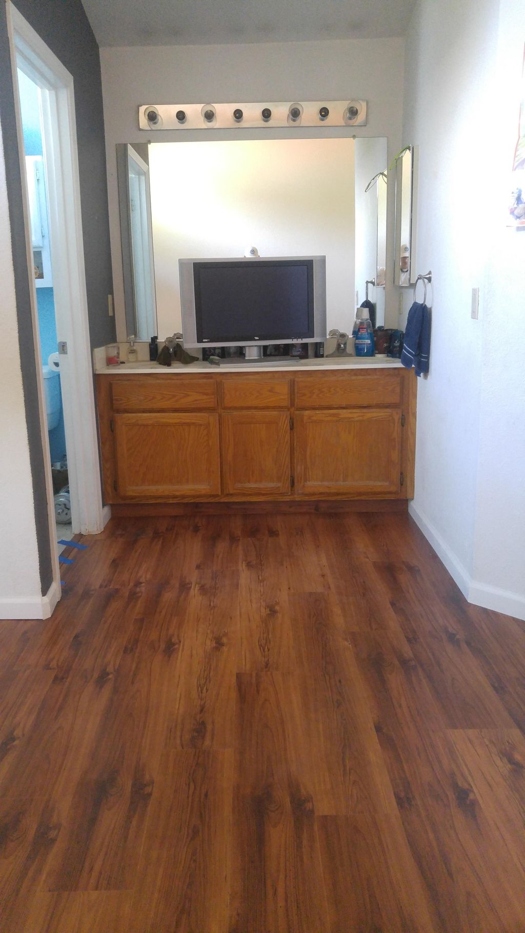 1200sq ft of laminate flooring