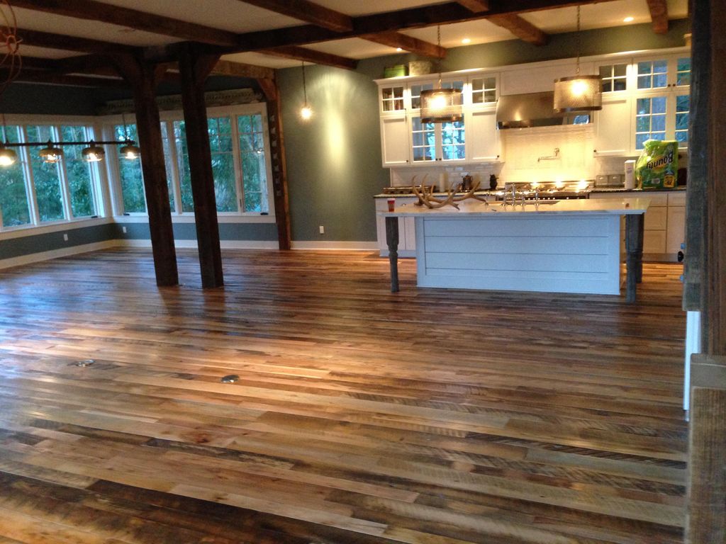 A perfect mix of reclaimed materials in a modern h