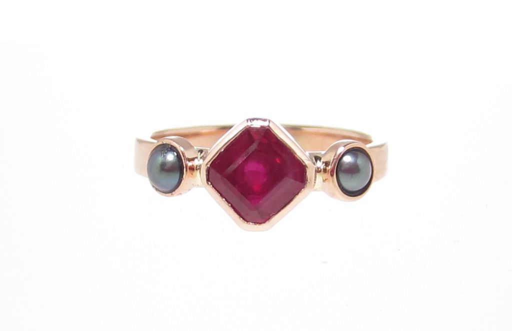 Custom bezels for a unique ruby ring