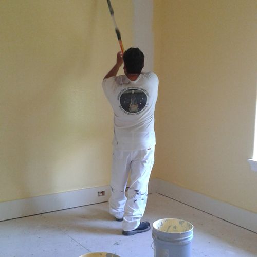 Painting interior bedroom yellow color