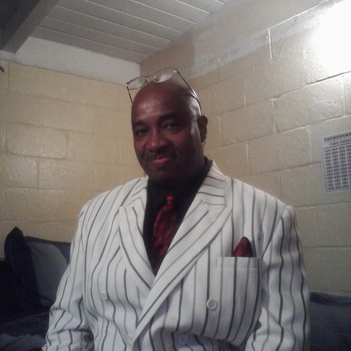 Henry Williams
Male Lead Vocalist/Bandleader