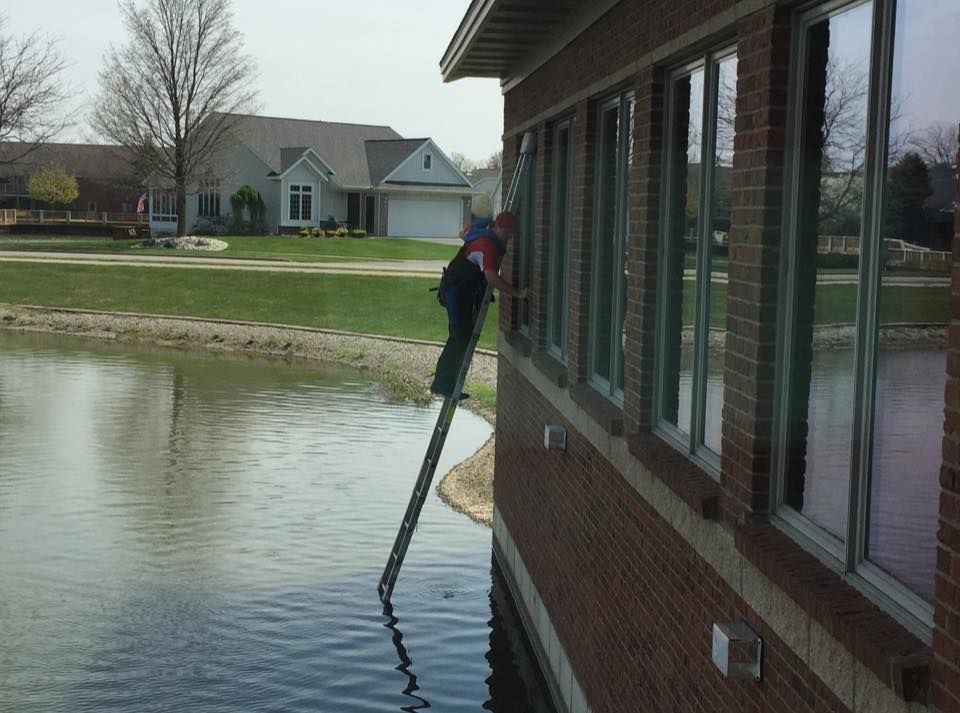 Exterior Window Cleaning- Bloomfield Hills