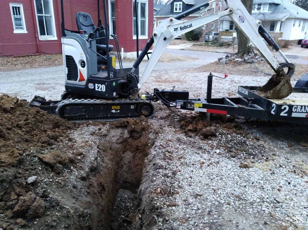 Repairing sewer main had a section of pipe collaps