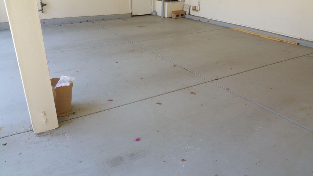 DAN,S GARAGE BEFORE