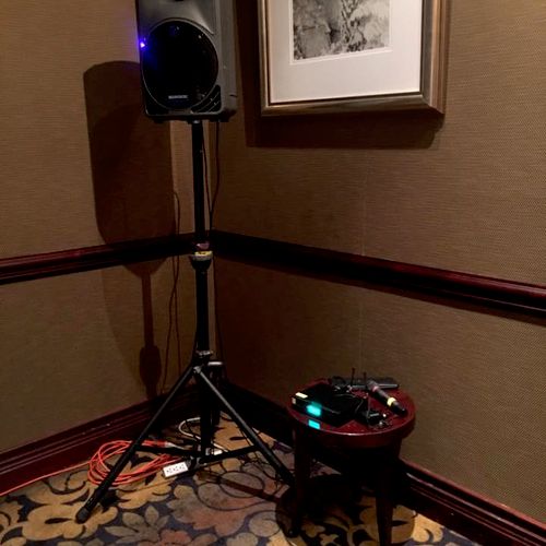 Economy Speaker with Microphone Package