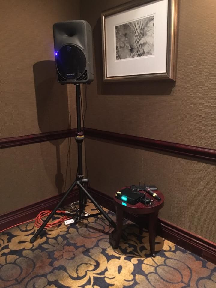 Economy Speaker with Microphone Package