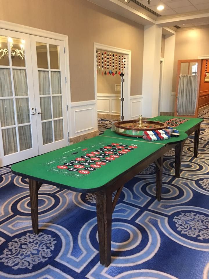 Double End Casino Roulette Table with 32" wheel