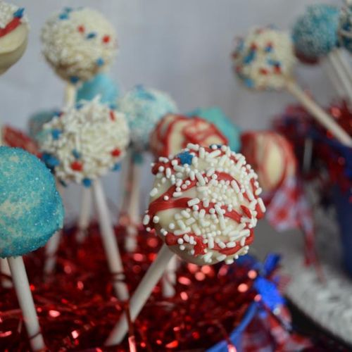 { Fourth of July Cake Pops }