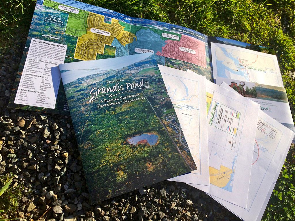 Promotional Folder/Brochure with pocket insert and