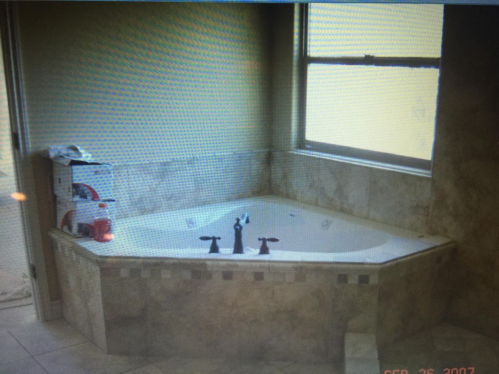 Lake Arrowhead master bathroom