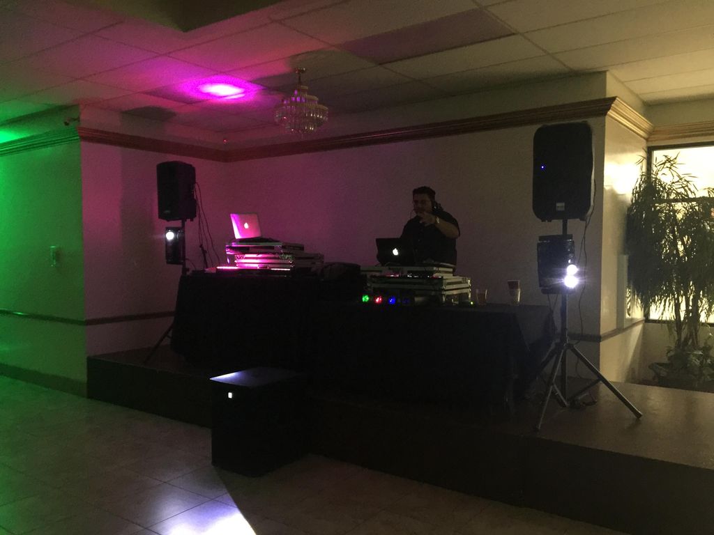 Picture of the Dj booth. Back to Back with a Dj fr