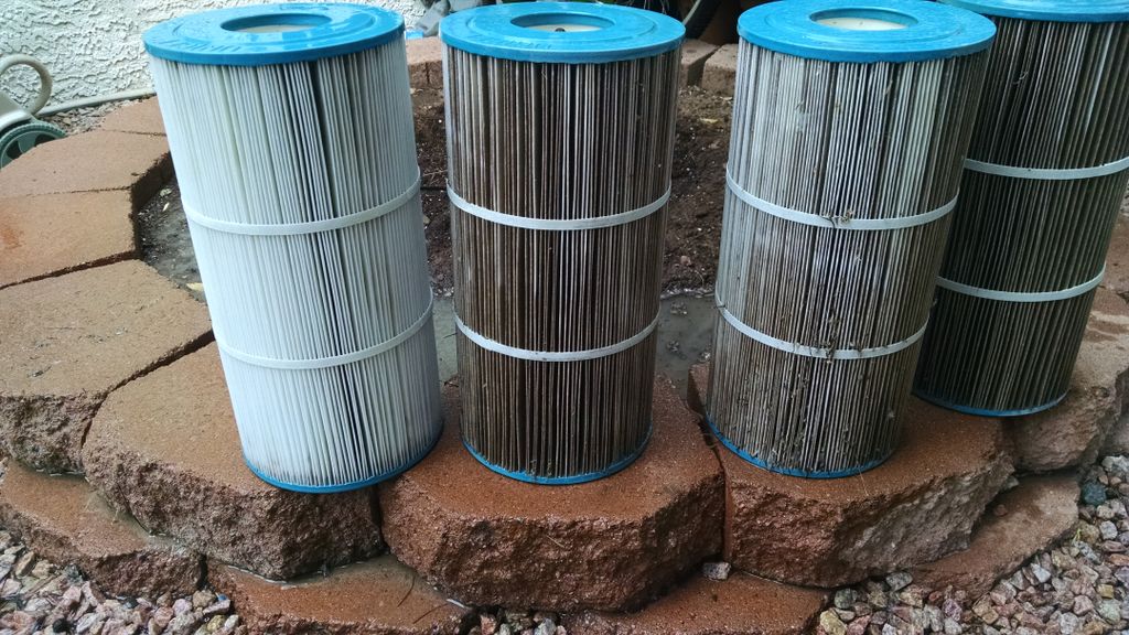 side by side clean and dirty filter cartridges. Th
