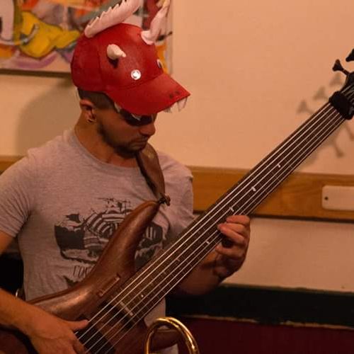 Soloing in Jamestown at the Merc! Fretless basses 