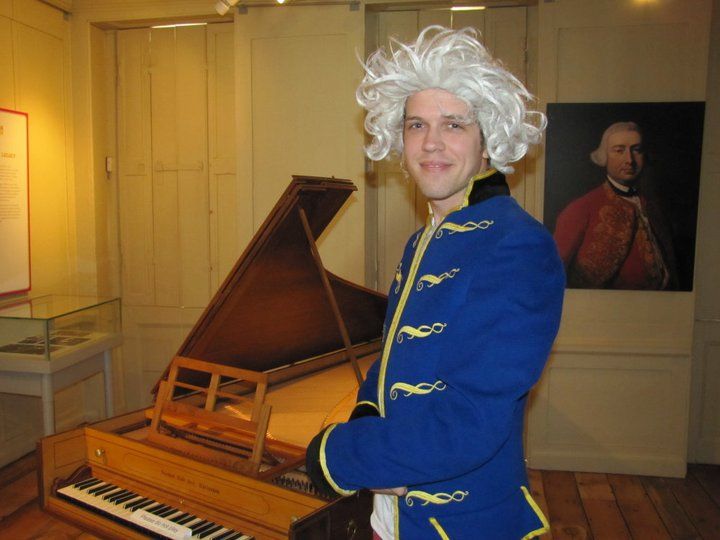 Pretending to be Handel in London!