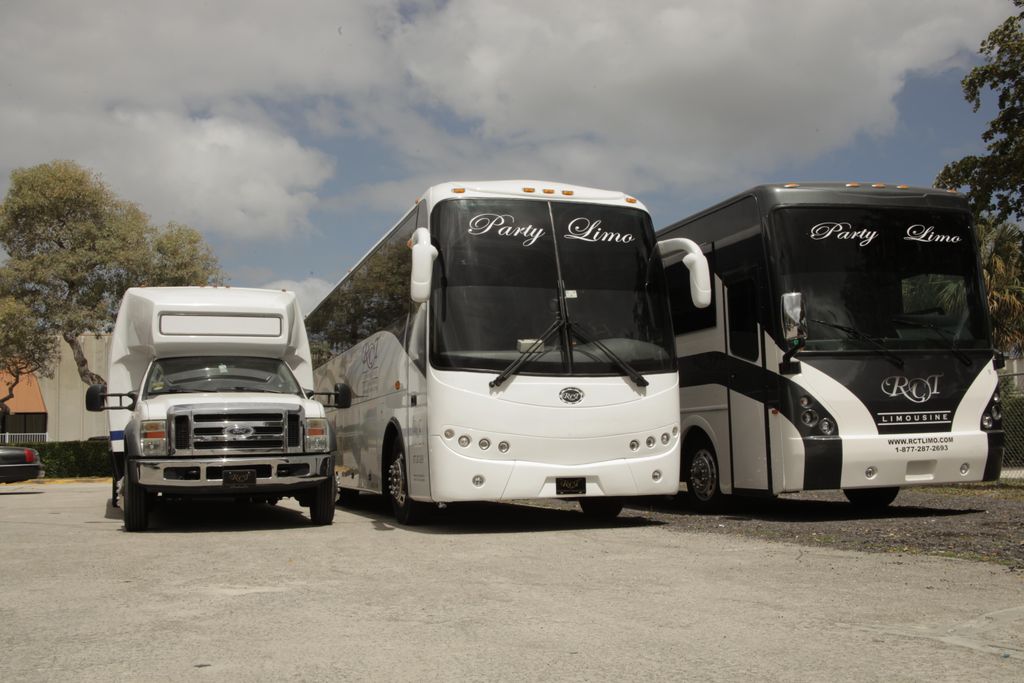 RCT Luxury Limousine & Party bus