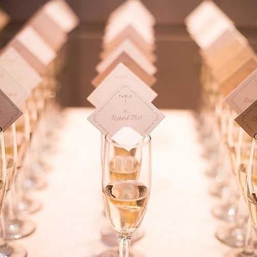 A bubbly place card table. Little something extra 