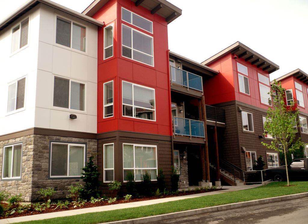 Avalon Alderwood
Multifamily Apartment Building in
